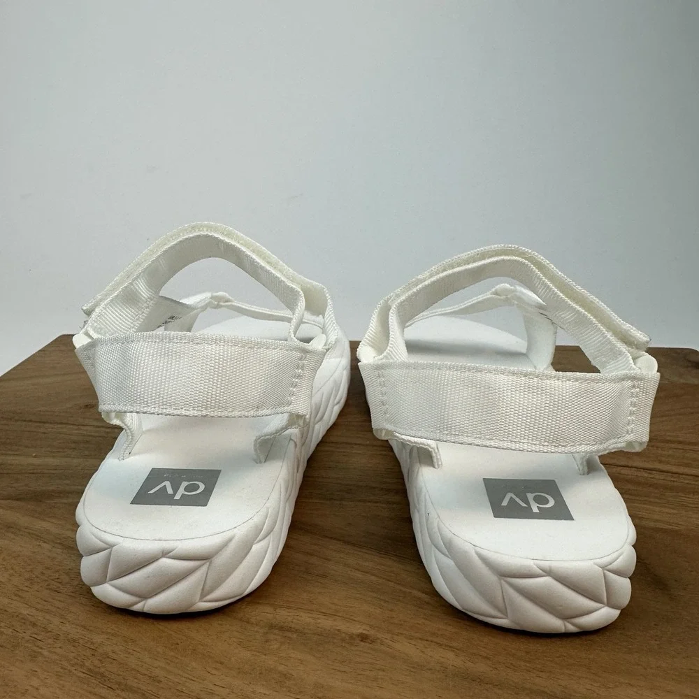 New Big‎ Kids Dolce Vita Zaidey Strappy Platform White Sandals Size 4 Y